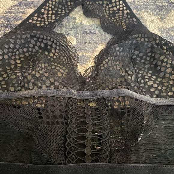 Victoria's Secret Very Sexy Unlined Bralette with Panties - Picture 2 of 9